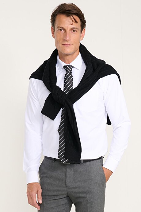 Kolay Ütülenebilir Non-Iron Pamuklu Comfort Fit Geniş Kesim Klasik Yaka Beyaz Gömlek resmi