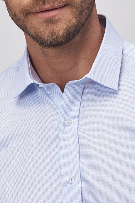 Slim Fit Dar Kesim %100 Pamuk Klasik Yaka Ütü Gerektirmeyen Non-Iron Mavi-Beyaz Gömlek resmi