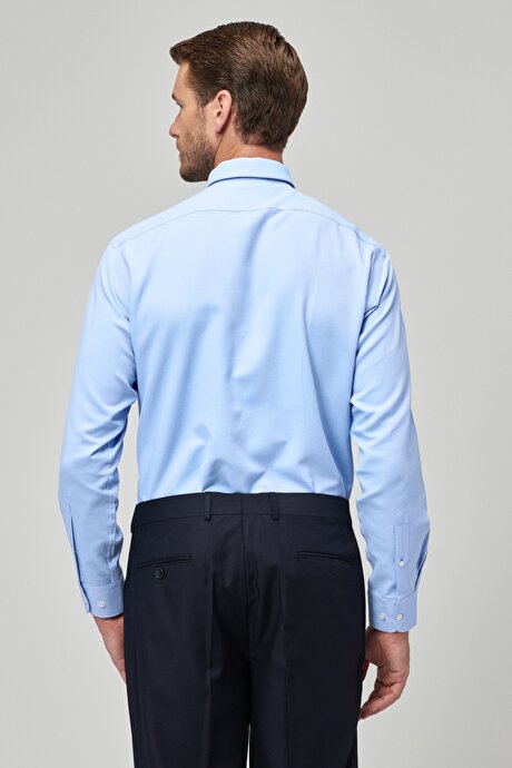 Açık Mavi Gömlek resmi