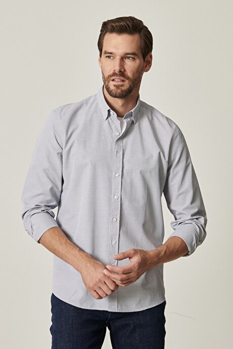 Slim Fit Dar Kesim Düğmeli Yaka Pötikareli Beyaz-Lacivert Gömlek resmi