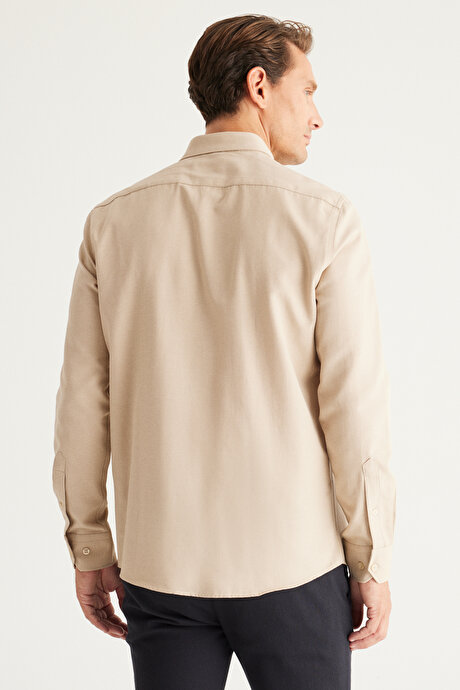 Düğmeli Yaka Kolay Ütülenebilir Pamuklu Slim Fit Dar Kesim Oxford Bej Gömlek resmi