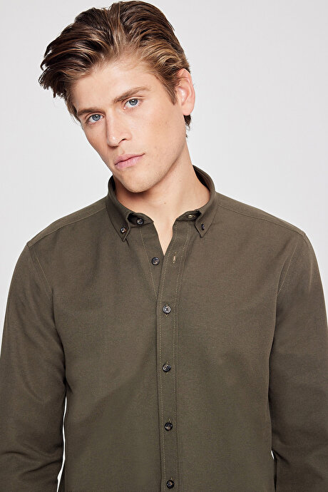 Düğmeli Yaka Kolay Ütülenebilir Pamuklu Slim Fit Dar Kesim Oxford Haki Gömlek resmi