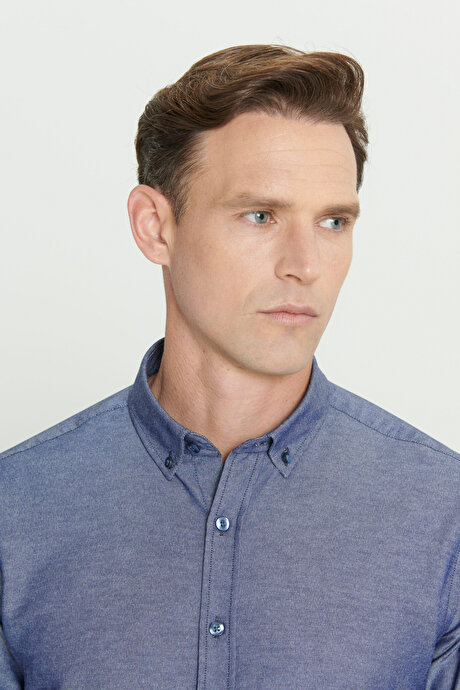 Düğmeli Yaka Kolay Ütülenebilir Pamuklu Slim Fit Dar Kesim Oxford Lacivert Gömlek resmi