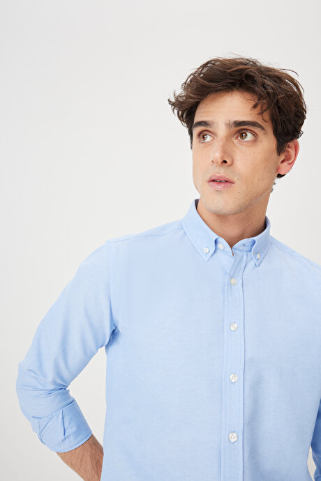 Düğmeli Yaka Kolay Ütülenebilir Pamuklu Slim Fit Dar Kesim Oxford Mavi Gömlek resmi