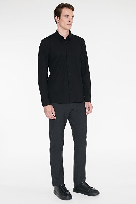 Düğmeli Yaka Kolay Ütülenebilir Pamuklu Slim Fit Dar Kesim Oxford Siyah Gömlek resmi
