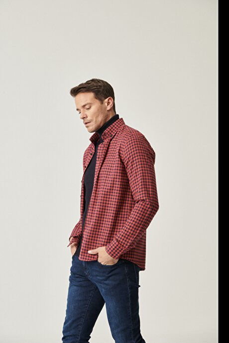 Slim Fit Dar Kesim Düğmeli Yaka Kareli Kırmızı-Lacivert Gömlek resmi