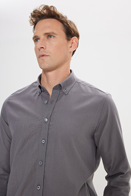 Tailored Slim Fit Dar Kesim Düğmeli Yaka Keten Görünümlü %100 Pamuk Flamlı Antrasit Gömlek resmi