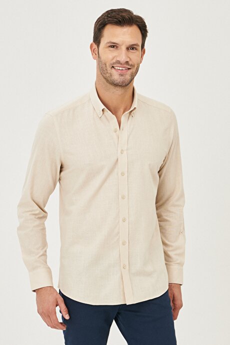 Tailored Slim Fit Dar Kesim Oxford Düğmeli Yaka Keten Görünümlü %100 Pamuk Flamlı Bej Gömlek resmi