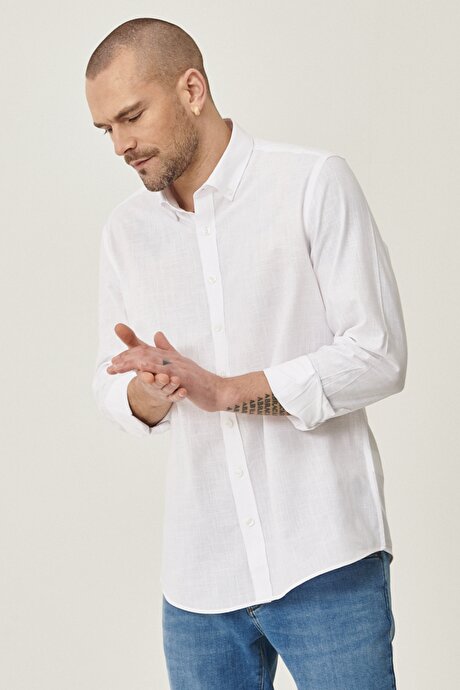 Tailored Slim Fit Dar Kesim Düğmeli Yaka %100 Pamuk Beyaz Gömlek resmi