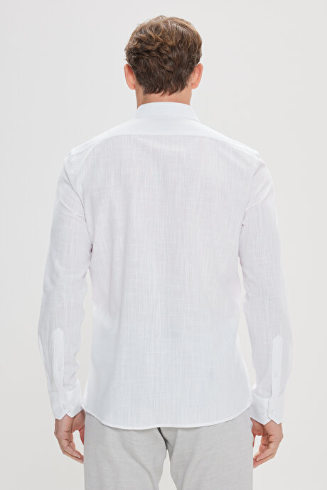 Tailored Slim Fit Dar Kesim Düğmeli Yaka Keten Görünümlü %100 Pamuk Flamlı Beyaz Gömlek resmi