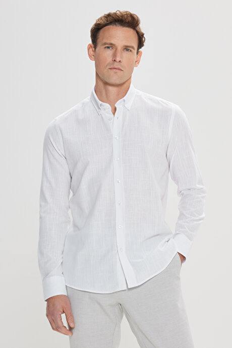 Tailored Slim Fit Dar Kesim Dügmeli Yaka Keten Görünümlü %100 Pamuk Flamli Beyaz Gömlek resmi
