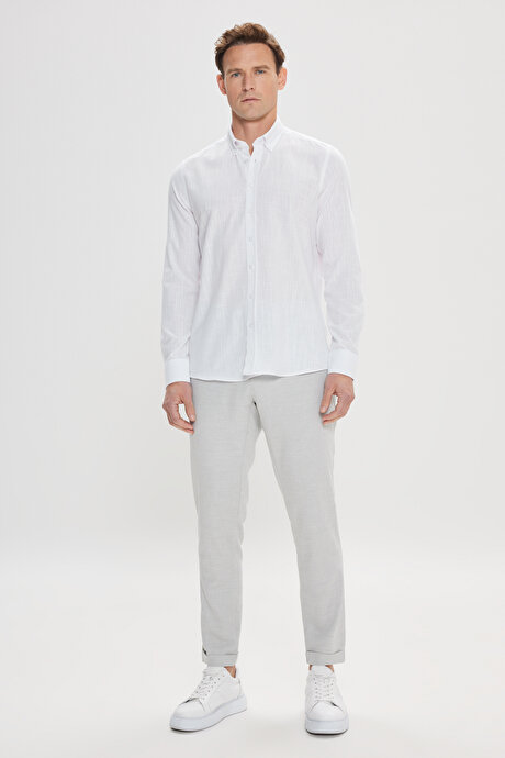 Tailored Slim Fit Dar Kesim Düğmeli Yaka Keten Görünümlü %100 Pamuk Flamlı Beyaz Gömlek resmi