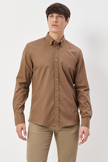 Tailored Slim Fit Dar Kesim Düğmeli Yaka %100 Pamuk Kahverengi Gömlek resmi