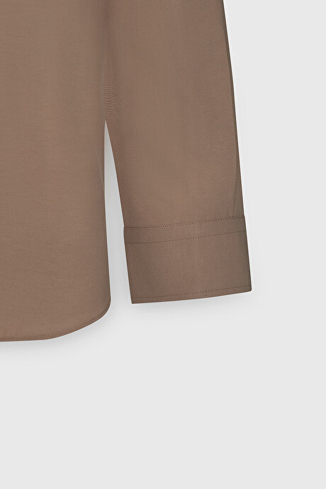 Tailored Slim Fit Dar Kesim Düğmeli Yaka Keten Görünümlü %100 Pamuk Flamlı Kahverengi Gömlek resmi