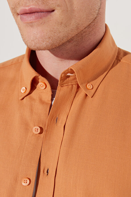Tailored Slim Fit Dar Kesim Oxford Düğmeli Yaka Keten Görünümlü %100 Pamuk Flamlı Kiremit Gömlek resmi