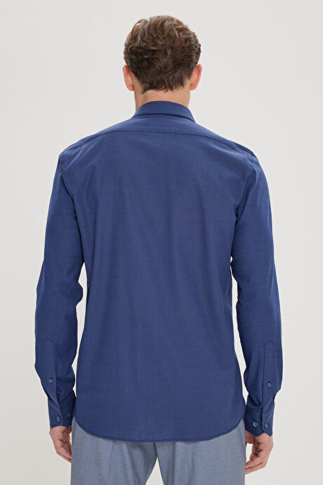 Tailored Slim Fit Dar Kesim Düğmeli Yaka Keten Görünümlü %100 Pamuk Flamlı Lacivert Gömlek resmi