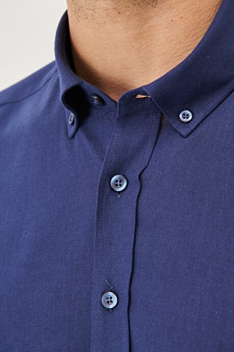 Tailored Slim Fit Dar Kesim Oxford Düğmeli Yaka Keten Görünümlü %100 Pamuk Flamlı Lacivert Gömlek resmi