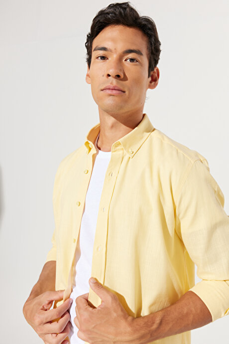 Tailored Slim Fit Dar Kesim Düğmeli Yaka %100 Pamuk Sarı Gömlek resmi