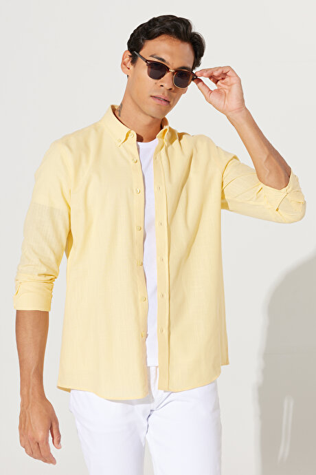 Tailored Slim Fit Dar Kesim Oxford Düğmeli Yaka Keten Görünümlü %100 Pamuk Flamlı Sarı Gömlek resmi
