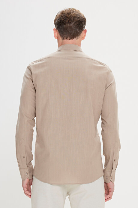Tailored Slim Fit Dar Kesim Düğmeli Yaka Keten Görünümlü %100 Pamuk Flamlı Vizon Gömlek resmi