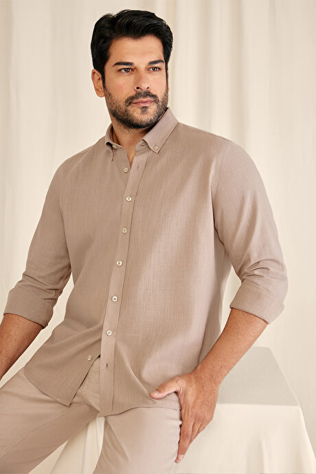 %100 Pamuk Flamlı Oxford Slim Fit Dar Kesim Düğmeli Yaka Vizon Gömlek resmi