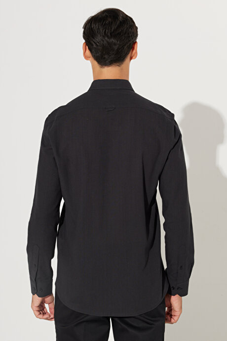 Slim Fit Dar Kesim Oxford Düğmeli Yaka Keten Görünümlü %100 Pamuk Flamlı Siyah Gömlek resmi