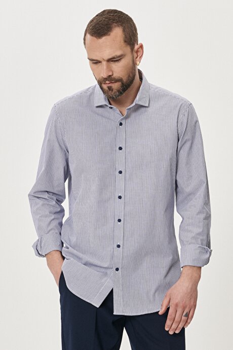 Slim Fit Dar Kesim %100 Pamuk İtalyan Yaka Beyaz-Lacivert Gömlek resmi