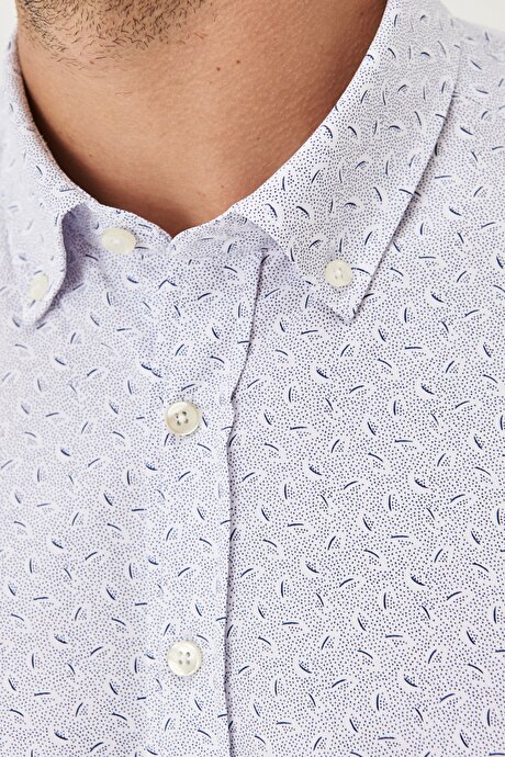 Slim Fit Dar Kesim Düğmeli Yaka Baskılı Beyaz-Koyu Lacivert Gömlek resmi