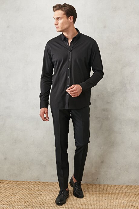 Comfort Fit Rahat Kesim Düğmeli Yaka Uzun Kollu Siyah Gömlek resmi