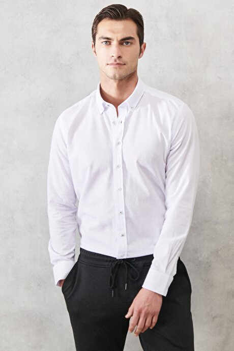 Slim Fit Dar Kesim Düğmeli Yaka %100 Pamuk Flamlı Uzun Kollu Beyaz Gömlek resmi