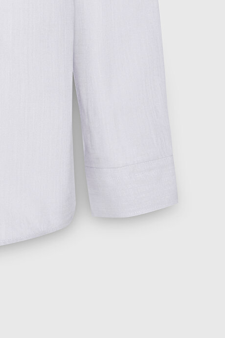 Slim Fit Dar Kesim Gizli Düğmeli Yaka Keten Görünümlü %100 Pamuk Flamlı Beyaz Gömlek resmi