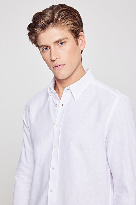 %100 Pamuk Slim Fit Dar Kesim Gizli Düğmeli Yaka Flamlı Beyaz Gömlek resmi