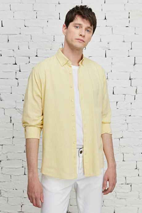 Comfort Fit Rahat Kesim Düğmeli Yaka Casual Keten Sarı Gömlek resmi