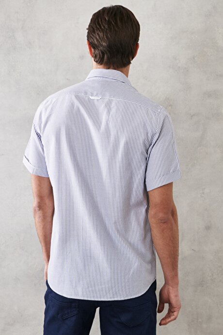 Slim Fit Dar Kesim Düğmeli Yaka Çizgili Kısa Kollu Beyaz-Lacivert Gömlek resmi