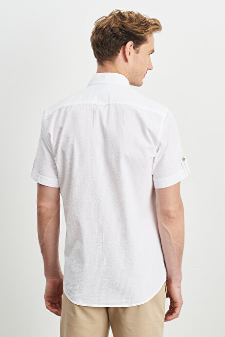 Slim Fit Dar Kesim %100 Pamuk Düğmeli Yaka Beyaz Gömlek resmi