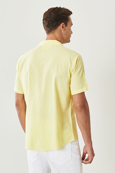 Comfort Fit Rahat Kesim Mono Yaka Kısa Kollu Keten Sarı Gömlek resmi