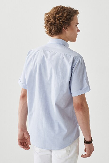 Comfort Fit Rahat Kesim Düğmeli Yaka Kareli Beyaz-Lacivert Gömlek resmi