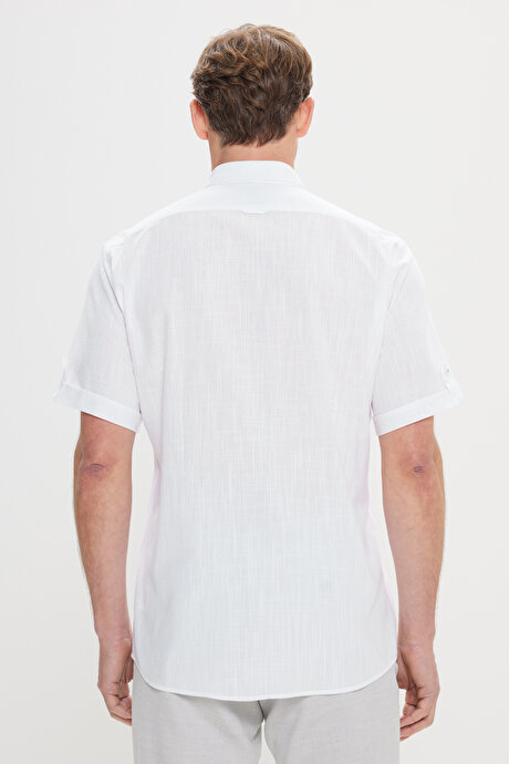 Comfort Fit Rahat Kesim Gizli Dügmeli Yaka Keten Görünümlü %100 Pamuk Flamli Beyaz Gömlek resmi