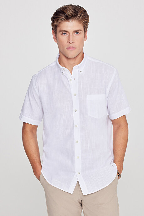 Comfort Fit Rahat Kesim Gizli Düğmeli Yaka Keten Görünümlü %100 Pamuk Flamlı Beyaz Gömlek resmi