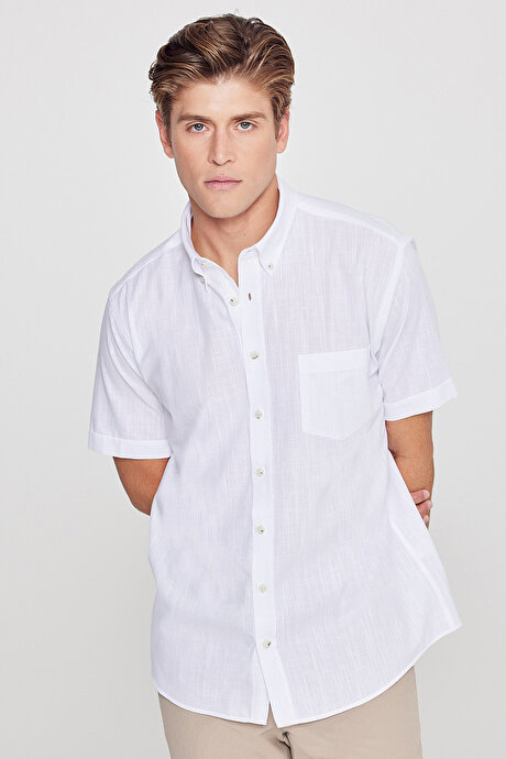 Comfort Fit Rahat Kesim Gizli Düğmeli Yaka Keten Görünümlü %100 Pamuk Flamlı Beyaz Gömlek resmi