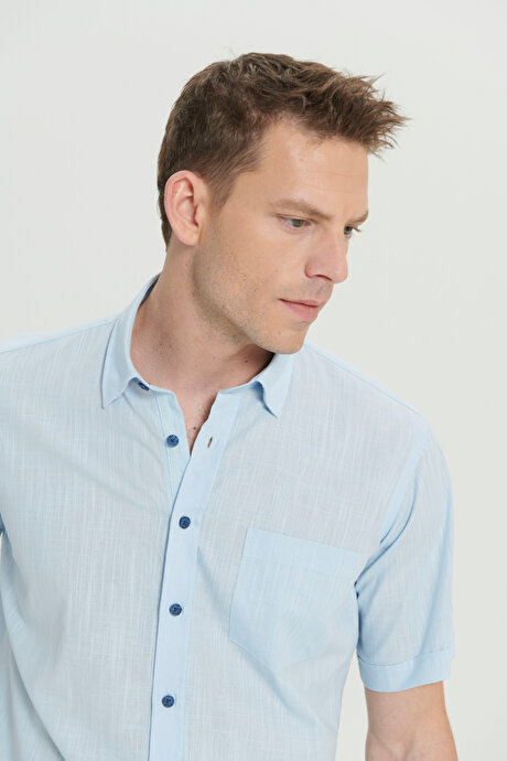 Comfort Fit Rahat Kesim Gizli Düğmeli Yaka Keten Görünümlü %100 Pamuk Flamlı Açık Mavi Gömlek resmi