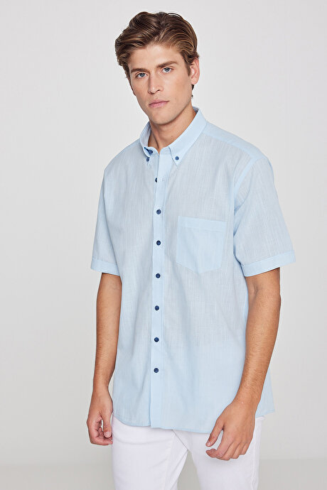 Comfort Fit Rahat Kesim Gizli Düğmeli Yaka Keten Görünümlü %100 Pamuk Flamlı Açık Mavi Gömlek resmi