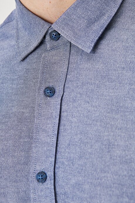 Slim Fit Dar Kesim Pamuklu Gizli Düğmeli Yaka Uzun Kollu Oxford Lacivert Gömlek resmi