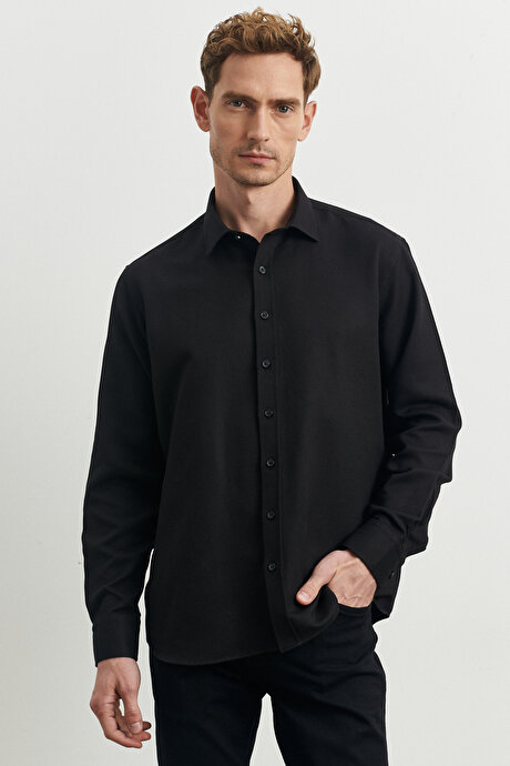 Comfort Fit Rahat Kesim Klasik Yaka Armürlü Uzun Kollu Siyah Gömlek resmi