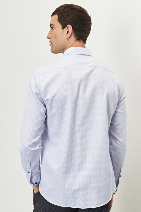 Kolay Ütülenebilir Slim Fit Dar Kesim Klasik Yaka Armürlü Beyaz-Lacivert Gömlek resmi