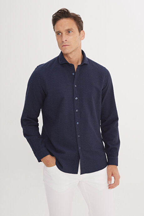 Slim Fit Dar Kesim İtalyan Yaka %100 Pamuk Gofre Lacivert Gömlek resmi