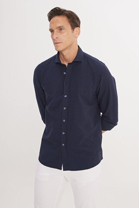 Slim Fit Dar Kesim İtalyan Yaka %100 Pamuk Gofre Lacivert Gömlek resmi