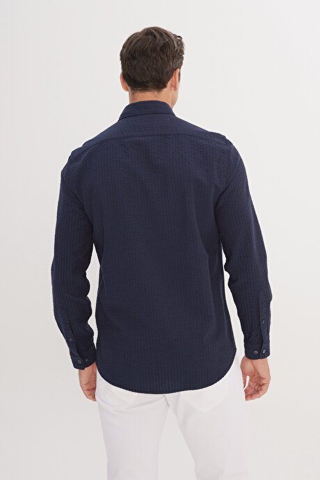 Slim Fit Dar Kesim İtalyan Yaka %100 Pamuk Gofre Lacivert Gömlek resmi