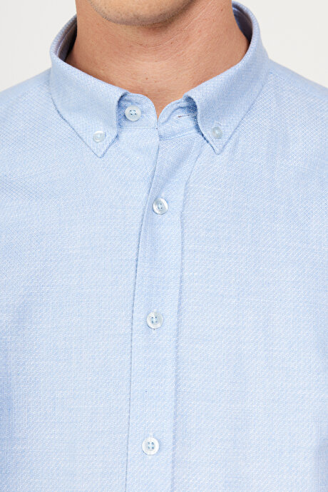 Slim Fit Dar Kesim Oxford Düğmeli Yaka Pike Desenli Pamuklu Açık Mavi Gömlek resmi