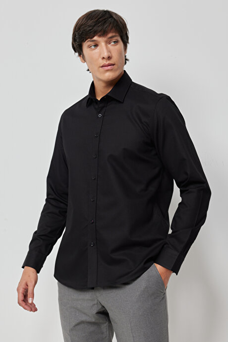 Slim Fit Dar Kesim Klasik Yaka Armürlü Siyah Gömlek resmi